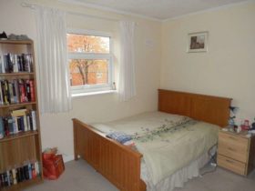 2 bedroom Flat to re...